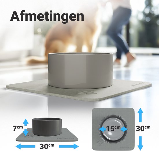 Grijze kom op grijze mat. Afmetingen: kom 7cm hoog, mat 30x30cm, kom 15cm breed.