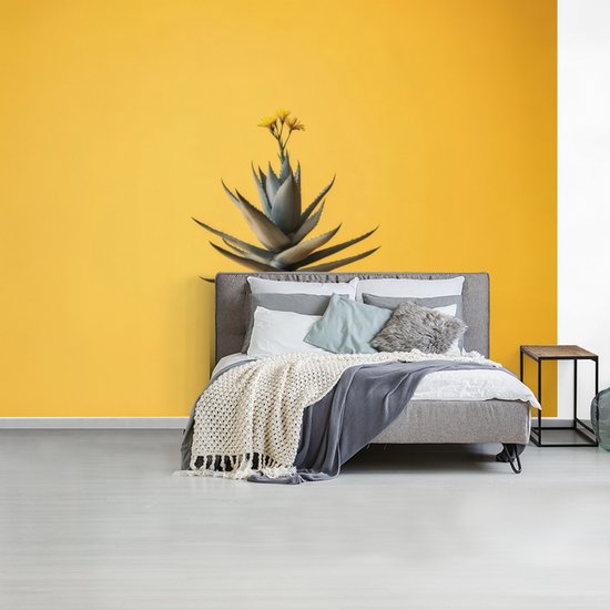 Behang - Fotobehang Plant - Minimalistisch - Bloem - Geel - Breedte 375 cm x hoogte 280 cm