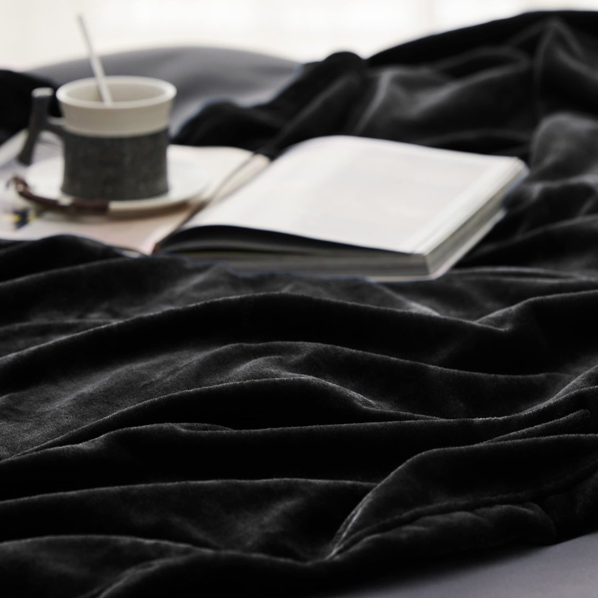 Unyqoos Extra Grote Ultra Zachte en Warme Flanellen Fleece Deken voor Maximale Comfort Zwart