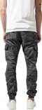 Herencargo broek met donker camouflagepatroon, met zakken op de benen.