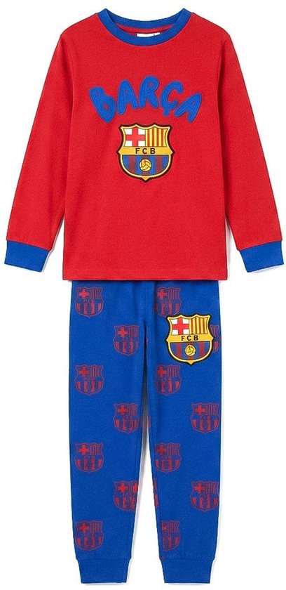Rode pyjamaset met blauwe accenten, 'Barça' tekst en FCB-logo op het shirt en de broek.