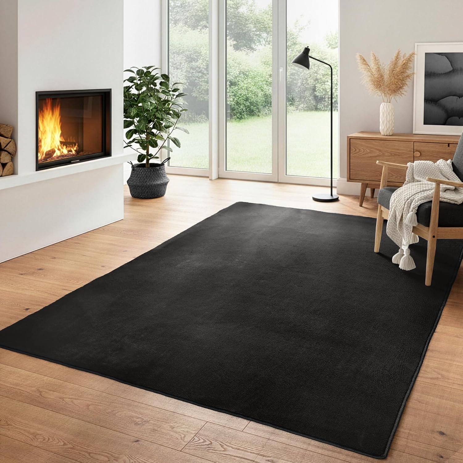Moderne pluizige kortharige tapijt in effen kleur, met onderkant, wasbaar en zacht, Kleur: Zwart, Maat: 240 x 340 cm