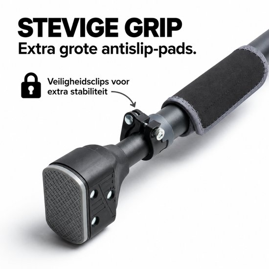 Zwarte optrekstang met extra grote antislippads, veiligheidsclips voor extra stabiliteit.