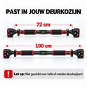 Twee optrekstangen, zwart met rood, met afmetingen 72 cm en 100 cm. "PAST IN JOUW DEURKOZIJN". Waarschuwing: Niet geschikt voor holle of metalen deurkozijnen!
