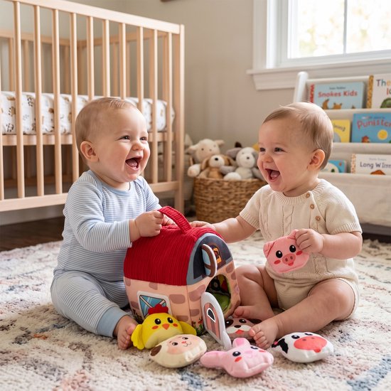 Baby Boerderij Knuffelset met Schuur - 6 Pluche Dieren met Rammelaars Knispergeluid Spiegel - Montessori Sensorisch Speelgoed voor Motoriek Zintuigen - Kraamcadeau & Sinterklaas Surprise - 6-36 Maanden — afbeelding 5