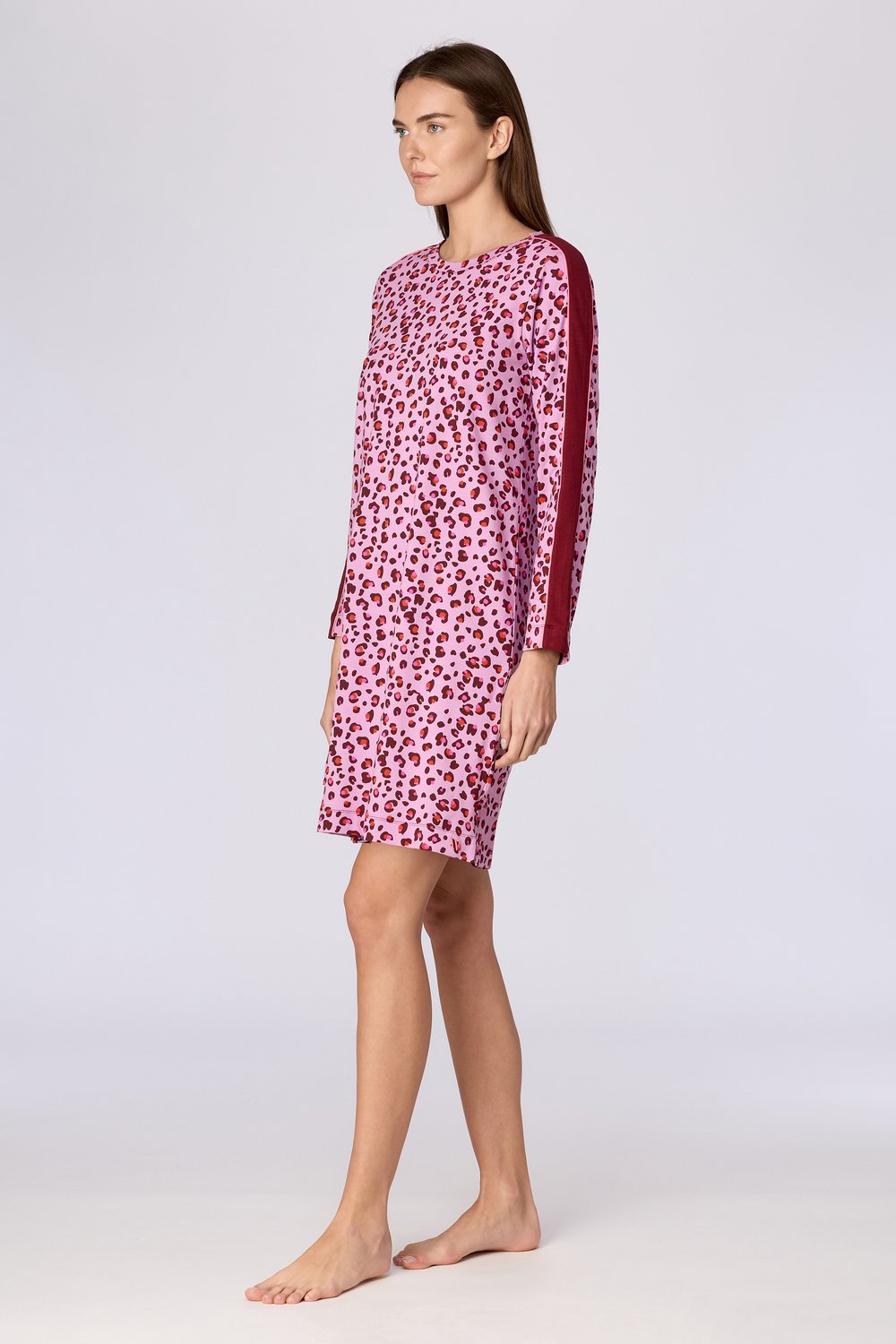 Woody slaapkleed dames - rood/roze - luipaardprint - 262-15-XDA-Z/977