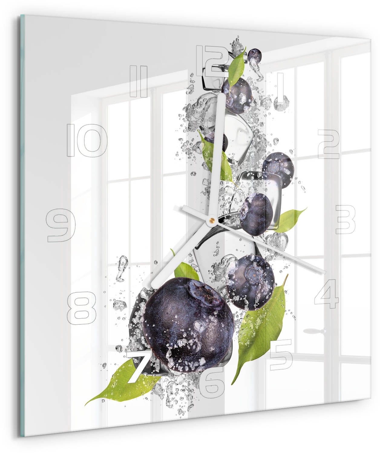Tulup Wandklok - Bosbessen met ijs Klok Glas Met Opdruk - 30x30 cm - Zwart Moderne Wandklok Glas - Witte handen - Vierkante Klok - Decoratieve Glazen Klok - Glazen Wandklok Design