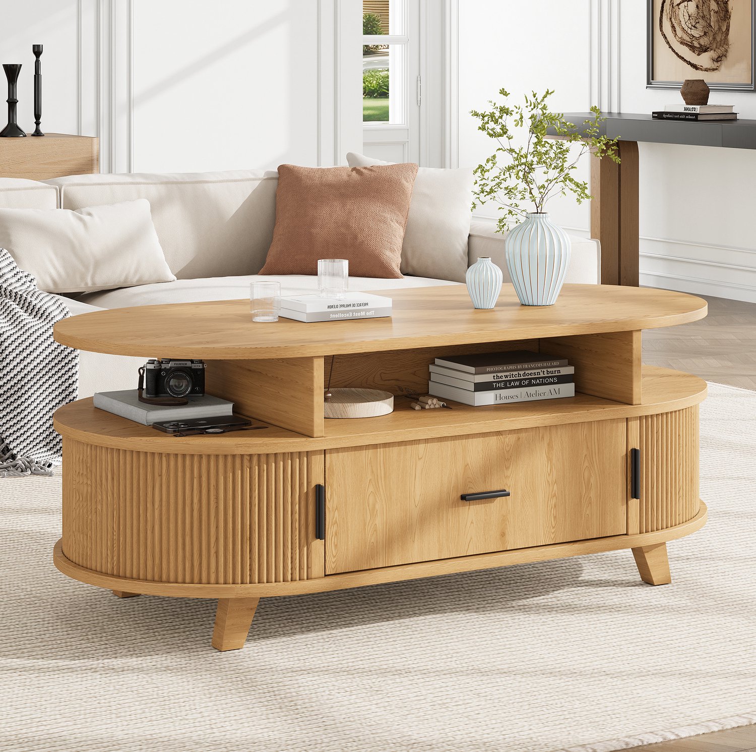Wishdor Ovale salontafel met lade en twee roldeuren - Drie open vakken en gesloten opbergruimte - Scandinavische stijl voor woonkamer en zithoek - MDF en houtlook - Natuurlijke houtkleur - 100 x 50 x 40 cm Naturel houtkleur
