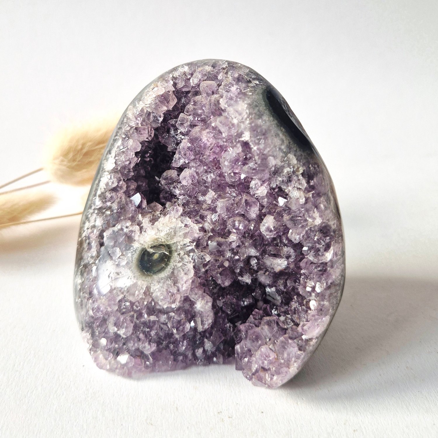 Moonlight Gemstones Amethist Geode Freeform met Agaat Eye #13 – 328 g Meerkleurig
