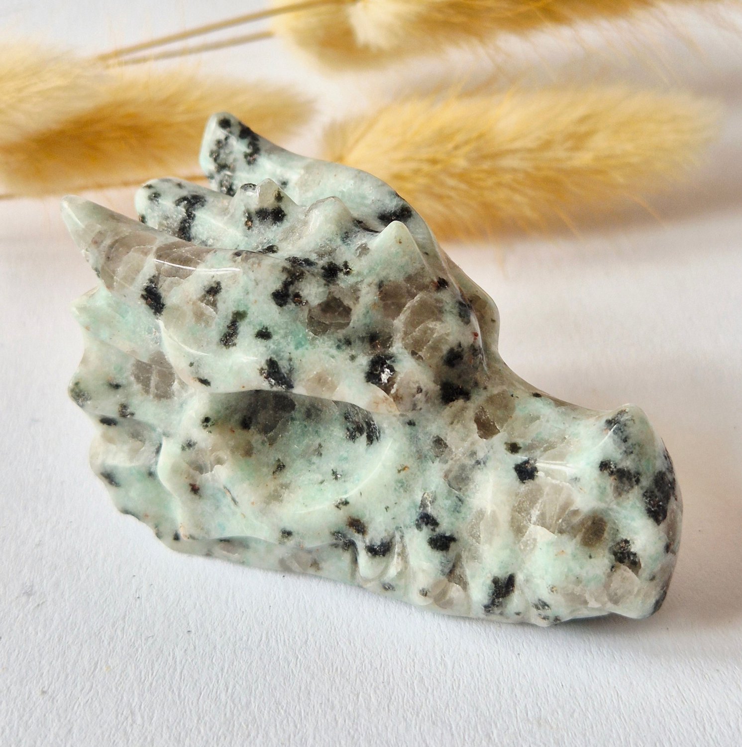 Moonlight Gemstones Kiwi Stone Dragon Skull – 6 cm (Halloween collectie) Meerkleurig