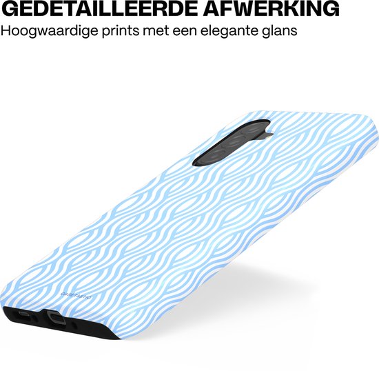 Telefoonhoes met lichtblauwe zeegolf patroon op de achterkant, passend op een Samsung A26.