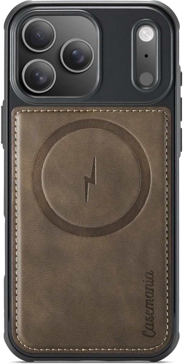 Casemania Hoesje Geschikt voor Apple iPhone 18 Pro - Sienna Brown - Magnetische Telefoonhoesje Geschikt voor MagSafe - Kunstleer Back Cover met Anti-Slip Grip Randen