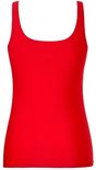 Rood hemdje met ronde hals en brede schouderbanden.