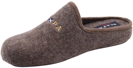 Bruine Scapa pantoffel met geborduurde 'SCPA' op de neus en label.