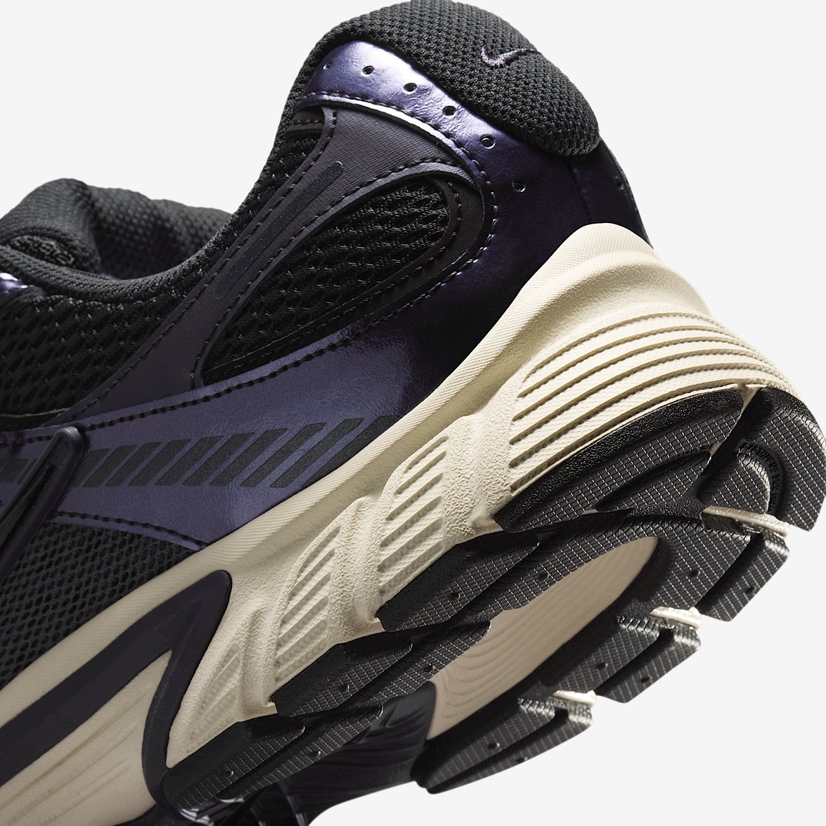 Nike V5 RNR – Off Noir/Gridiron/Metallic / V5 Lifestyle Heren Sneakers voor Mannen Zwart