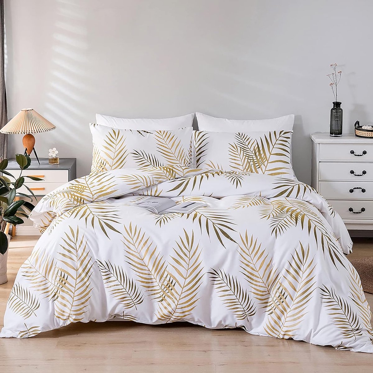 Witte beddengoedset met tropisch palmbladerenpatroon, 2 x dekbedovertrek van 135 x 200 cm met 2 kussenslopen van 80 x 80 cm en ritssluiting, zacht 100% microvezel, modern, goud wit