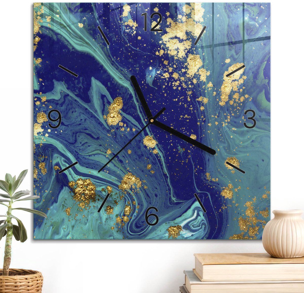 ArtPrintCave Blauw Glazen Klok - 30x30 cm - Wandklok Vierkant - Blauwe Abstractie Wandklok Keuken - Kunst Unieke Klok - Zwarte Klokwijzers
