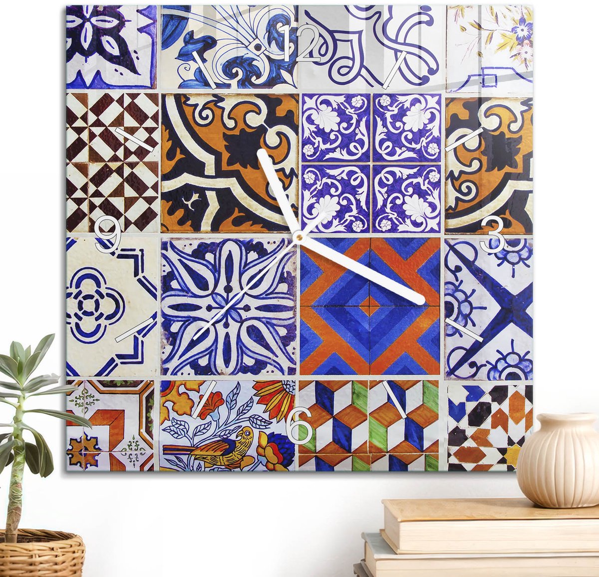 ArtPrintCave Blauw Glazen Klok - 30x30 cm - Wandklok Vierkant - Boho-Tegels Wandklok Keuken - Geometrie Unieke Klok - Witte Klokwijzers