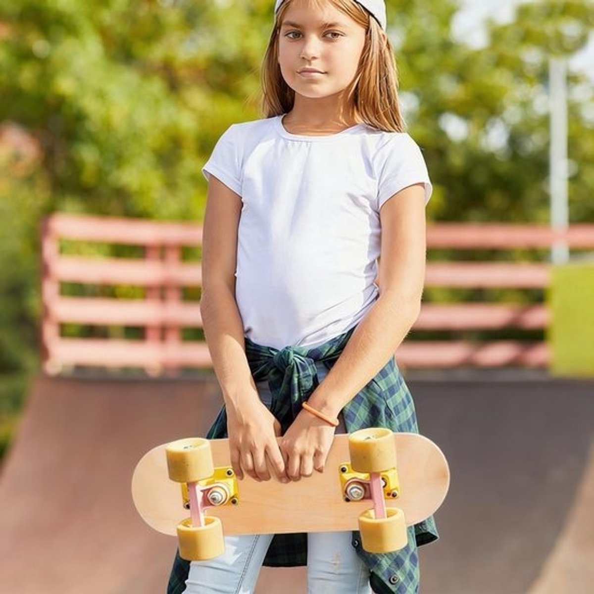 Ongefinished Skateboard Deck voor Kinderen - 17-Inch Maple Skateboard voor DIY Schilderen met Voorgeboorde Gaten en Graffiti Oppervlak - Perfect voor Creatieve Projecten en Skateboarden