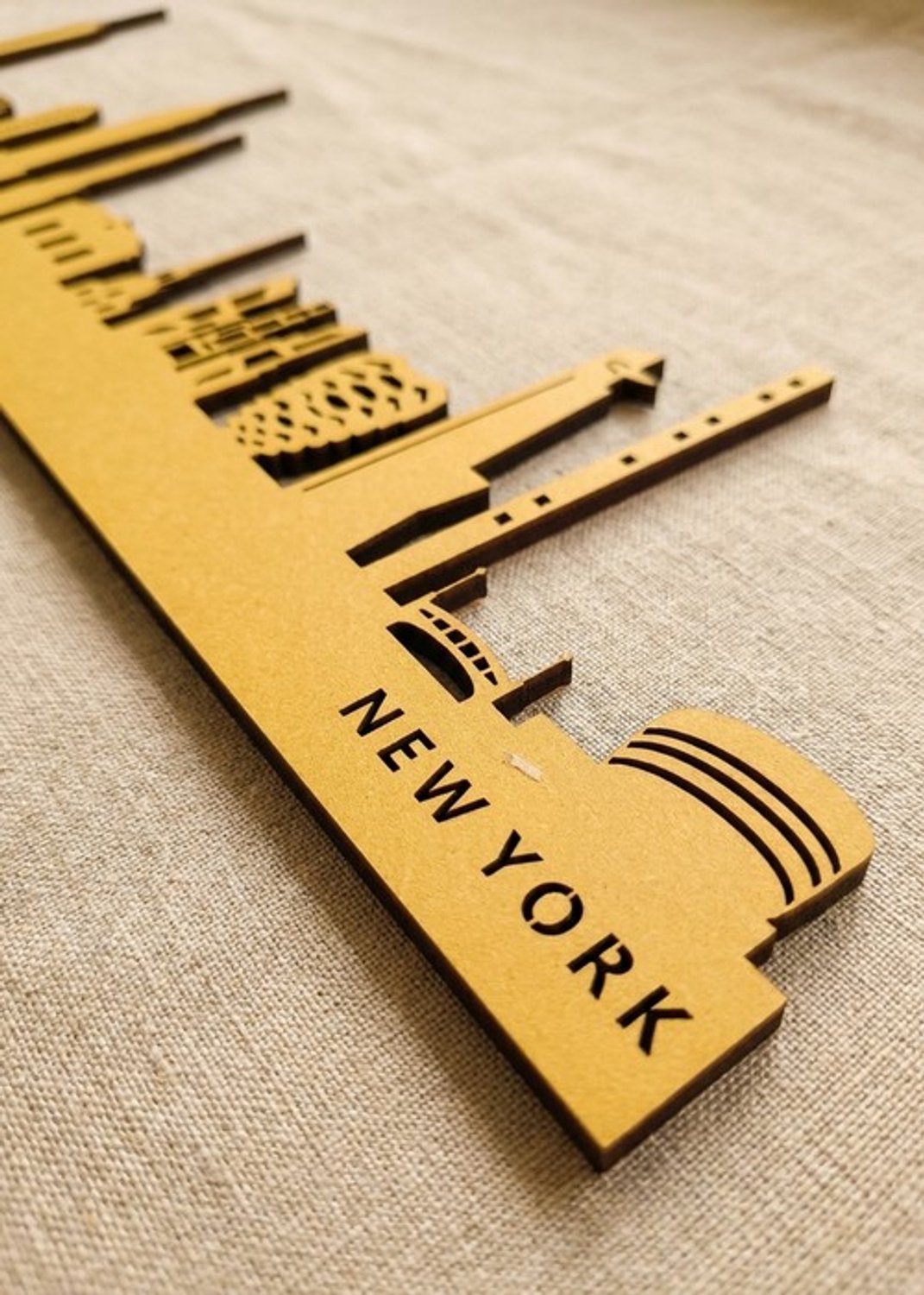 Houten Skyline New York | Wanddecoratie voor aan de muur | Geel MDF | 100 x 20 cm