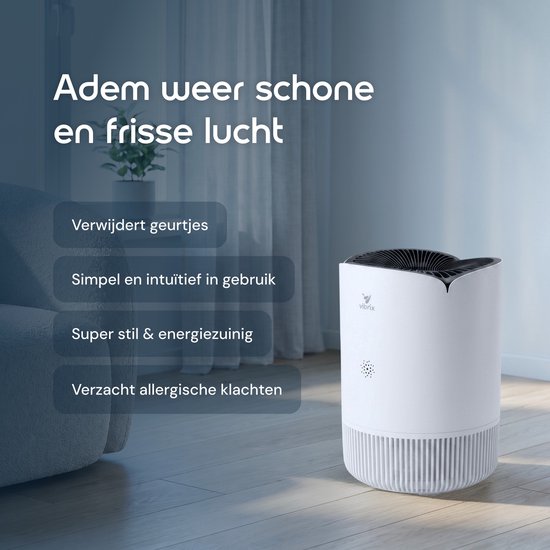 Een witte Vibrix luchtreiniger staat op de vloer in een modern interieur, met tekst over het verwijderen van geurtjes en het verminderen van allergieën.