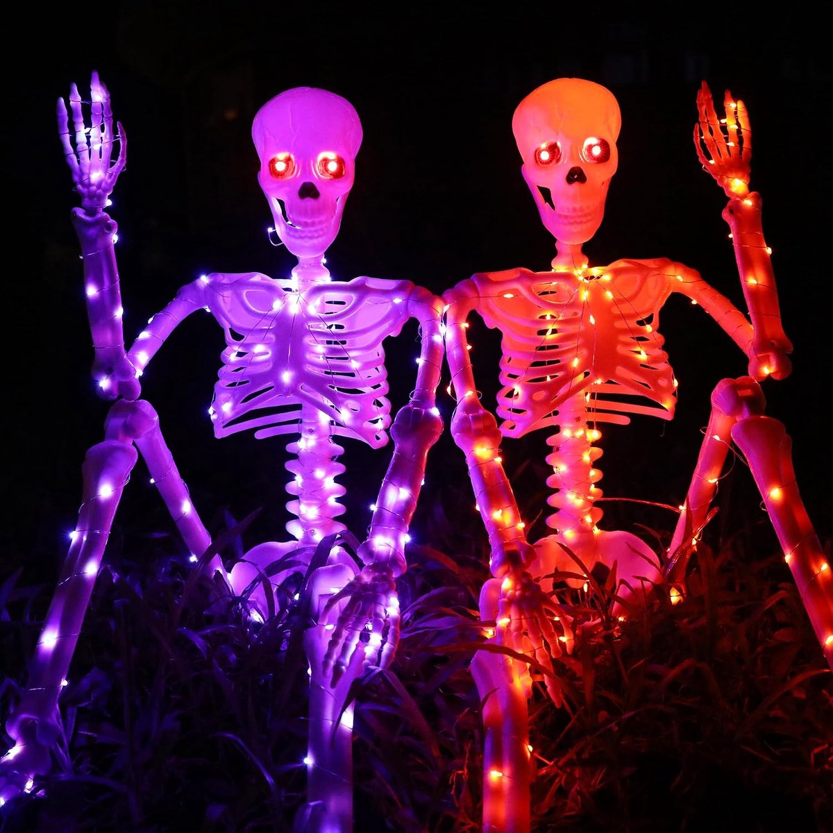 Decoraties Outdoor Skeletten Set - 2 Pack 36" (90cm) Verlicht Skelet met LED-verlichting & 2 Rode Ogen, Poseable Full Body, Indoor Halloween Decor voor Tuin, Veranda (Oranje + Paars)