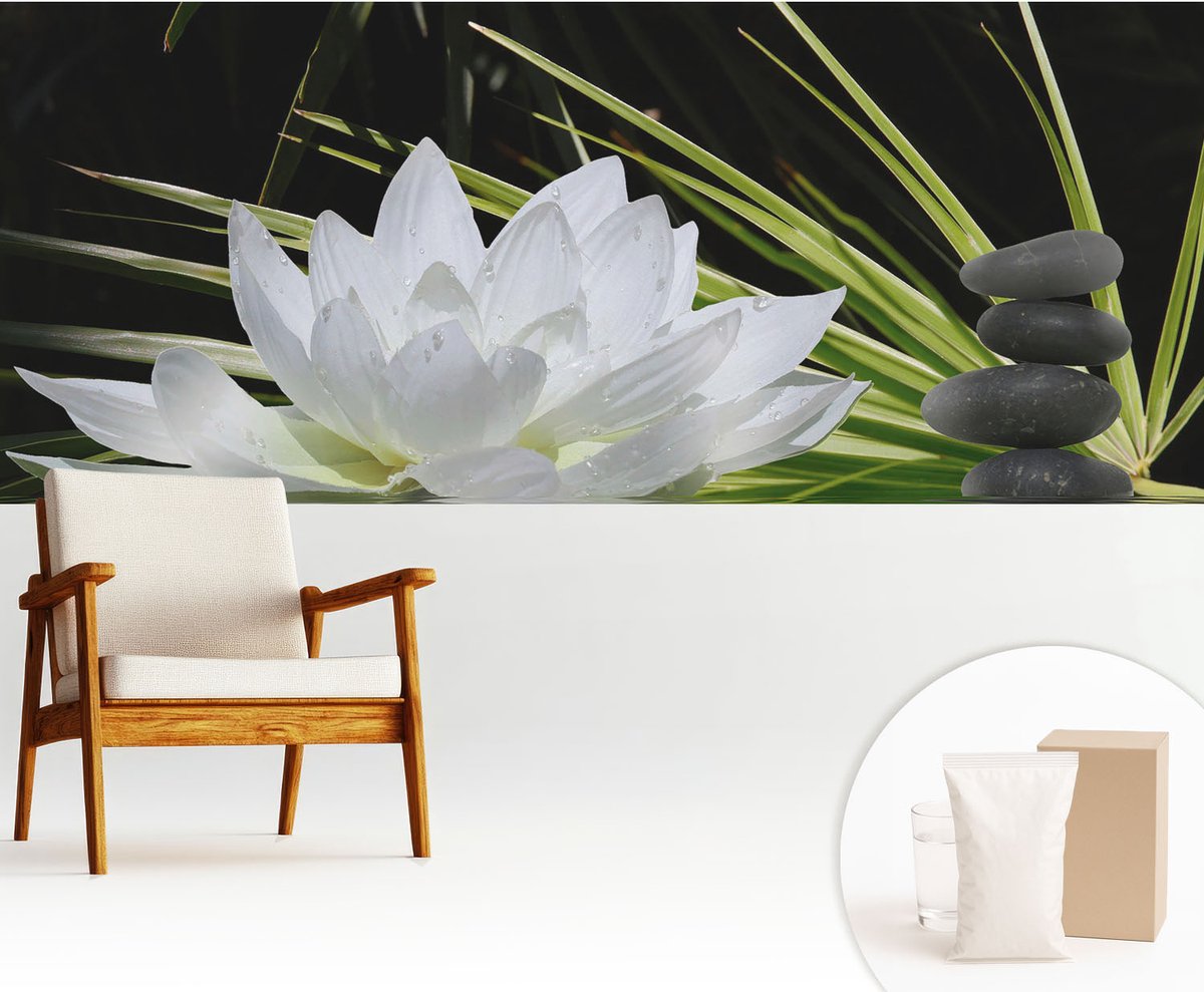 Wallfluent Fotobehang - Wit Vliesbehang - 250x104 cm - Lelie-Meditatie Fotobehang Vlies - Woonkamer behang Bloemen En Planten - Muurschildering - Hal behang