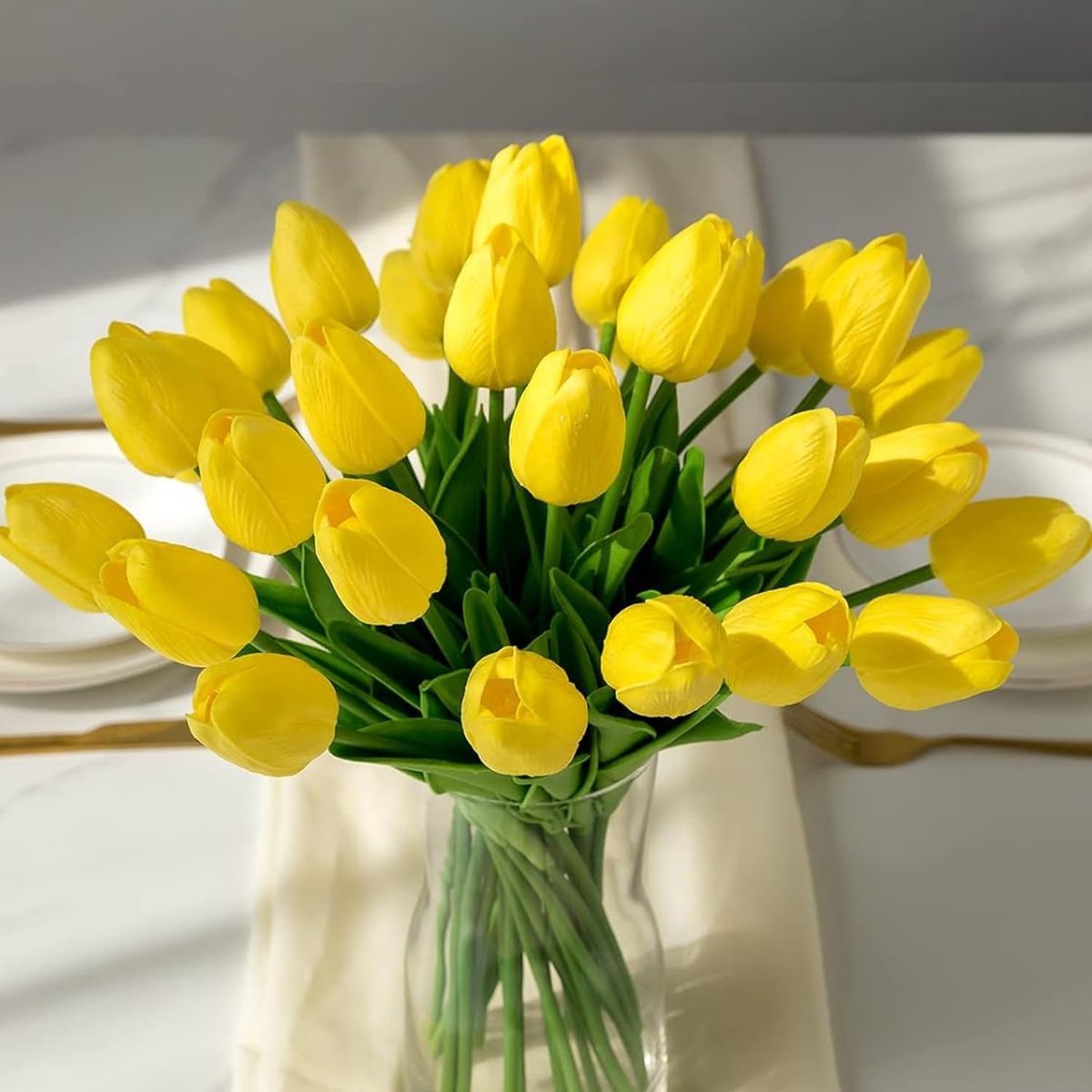 Kunstbloemen boeket met 15 stuks gele tulpen - Perfect voor decoratie en evenementen