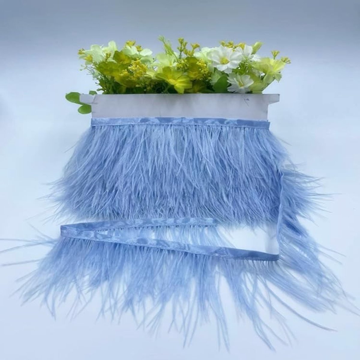 Ostrichveren randafwerking met satijnen lint voor kostuums, DIY-projecten, decoratie en modeaccessoires