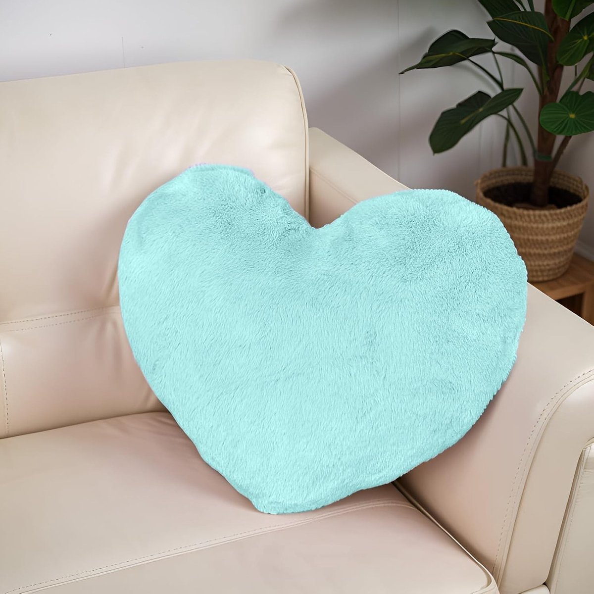 Zacht Hartvormig Kussen, 46 x 36 cm, Pluche Decoratief Kussen voor Kinderen, Sofa en Slaapkamer, Lichtblauw en Aesthetic Fluffy Design