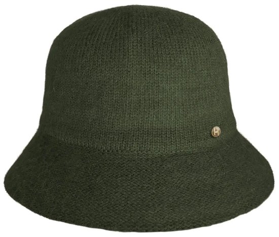 Groene gebreide cloche hoed met een klein goudkleurig H-logo op de zijkant.