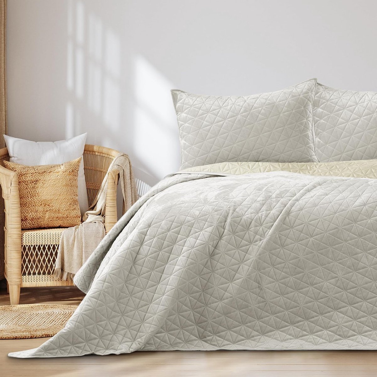Sprei 220x240 cm Lichtbeige bedovertrek tweezijdig stiksels Velvet Samt Laila