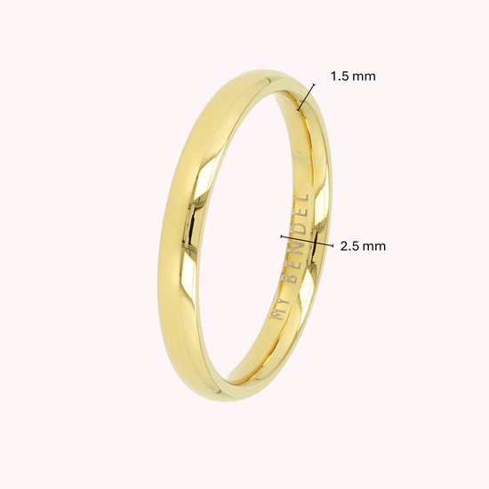 Gladde goudkleurige My Bendel ring met een breedte van 2,5 mm en een dikte van 1,5 mm.