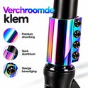 Duurzame, verchroomde aluminium klem met regenboogkleurige afwerking en vier bouten.