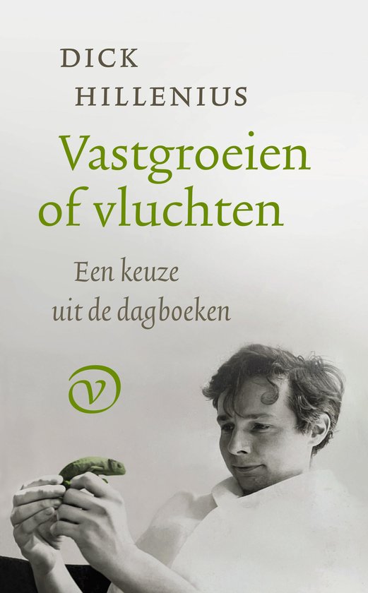 Boekomslag van Vastgroeien of vluchten met een man die een kleine groene hagedis vasthoudt.