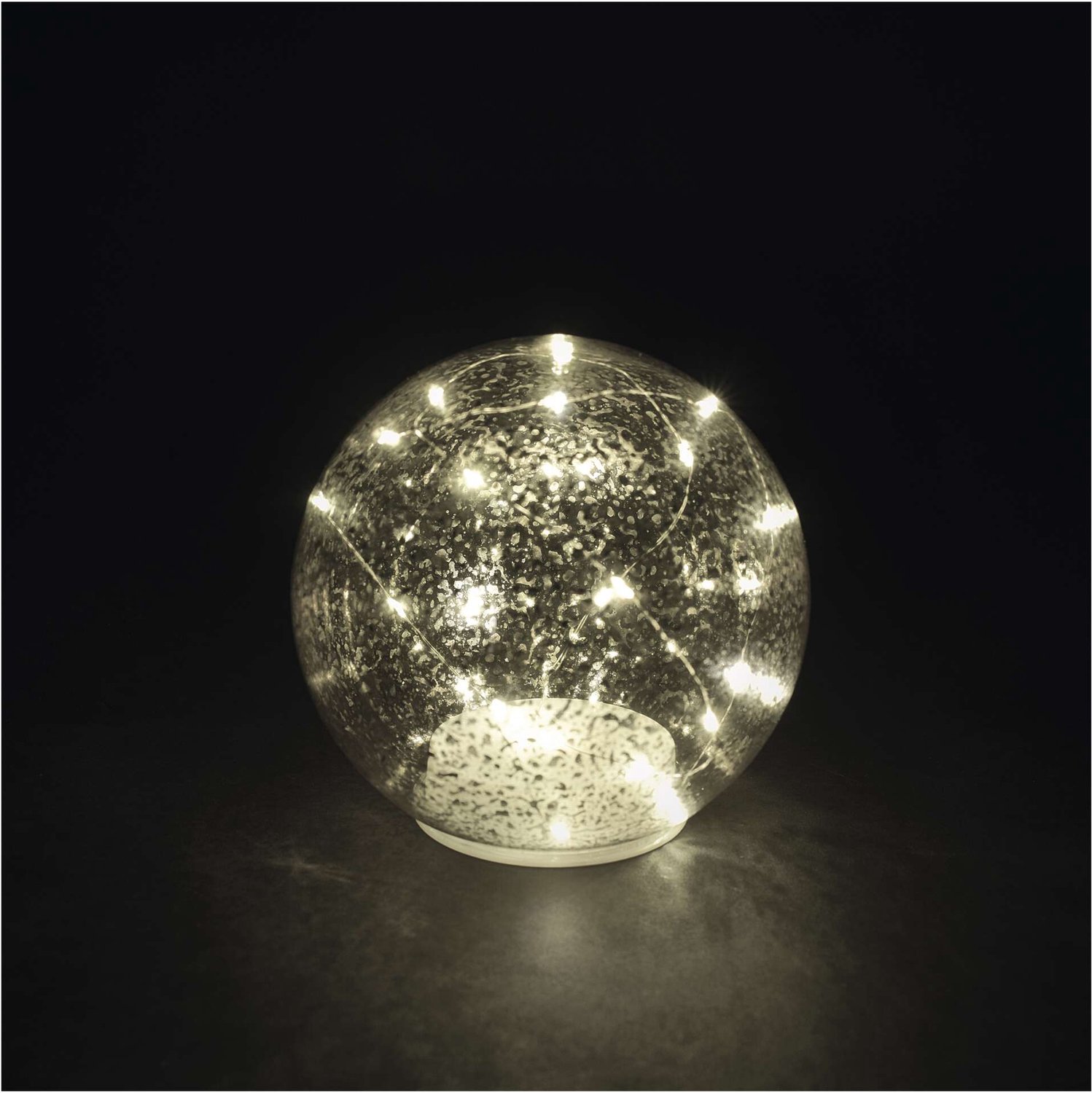 EMOS LED-kerstbal van glas – goudkleurig, 15 cm, 3x AA, voor binnen, warm wit, timer, DCLW35