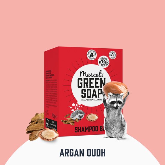 Rode verpakking van Marcel's Green Soap shampoo bar 'Argan Oudh' met een wasbeer en eekhoorn.