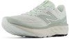 New Balance 520 in mintgroen, schuin van voren met het kenmerkende N-logo op de zijkant.