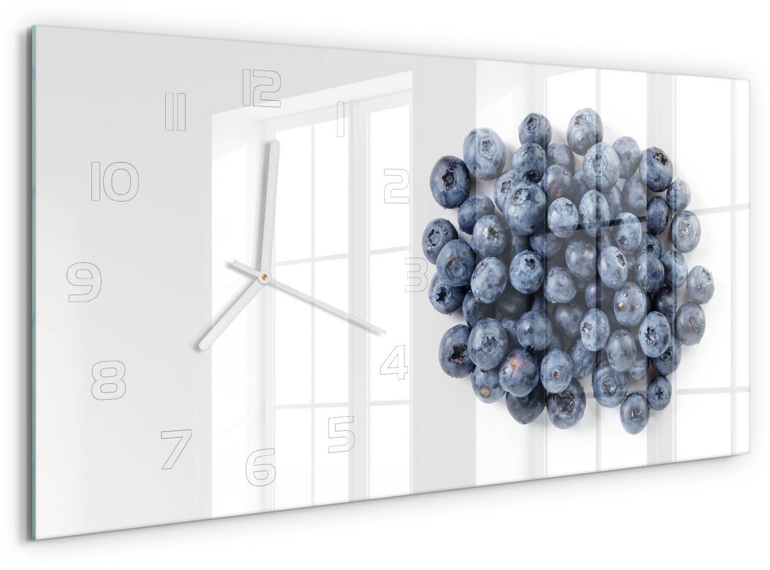 TULUP Wandklok - Bosbessen Klok Glas Met Opdruk - 60x30 cm - Blauw Moderne Wandklok Glas - Witte handen - Rechthoekige Klok - Decoratieve Glazen Klok - Glazen Wandklok Design