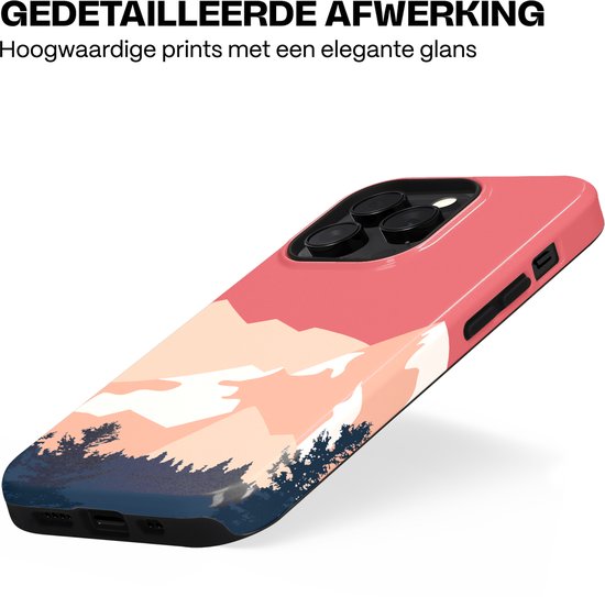 Roze telefoonhoesje met berglandschap, bomen en gedetailleerde glanzende afwerking.