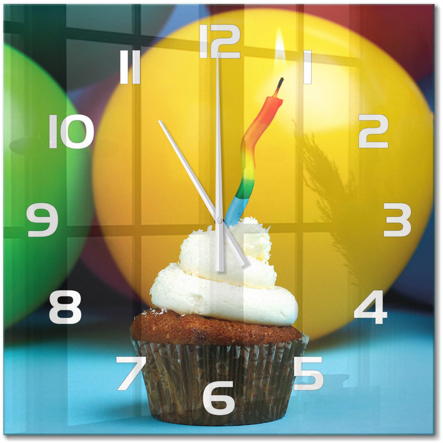 TULUP Wandklok - Verjaardagscupcake Glazen Wandklok Design - 60x60 cm - Veelkleurig Klok Glas Met Opdruk - Witte handen - Vierkante Klok - Wandklok Glas Met Motief - Decoratieve Glazen Klok