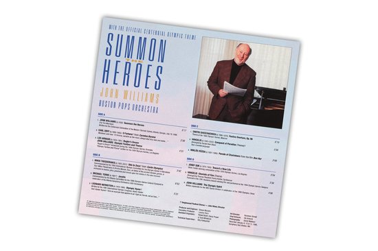 Achterkant van de albumhoes Summon the Heroes van John Williams met tracklijst en foto van de componist.