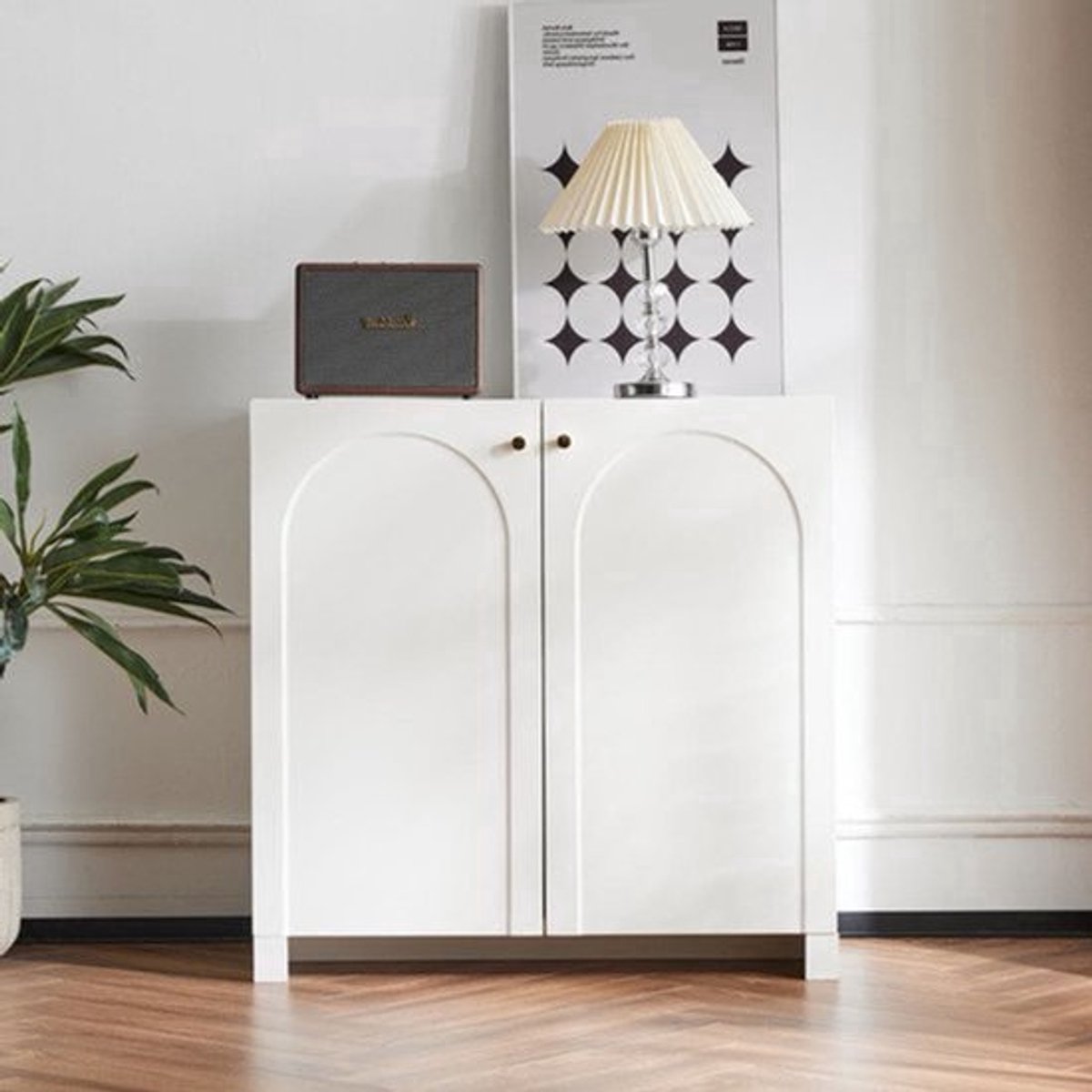 Opbergkastje – Kast – Dressoir – Sideboard – Bergkast – Crèmekleurig Met Gouden Handgrepen – Verticale Ruimtebesparing – Eenvoudige Montage