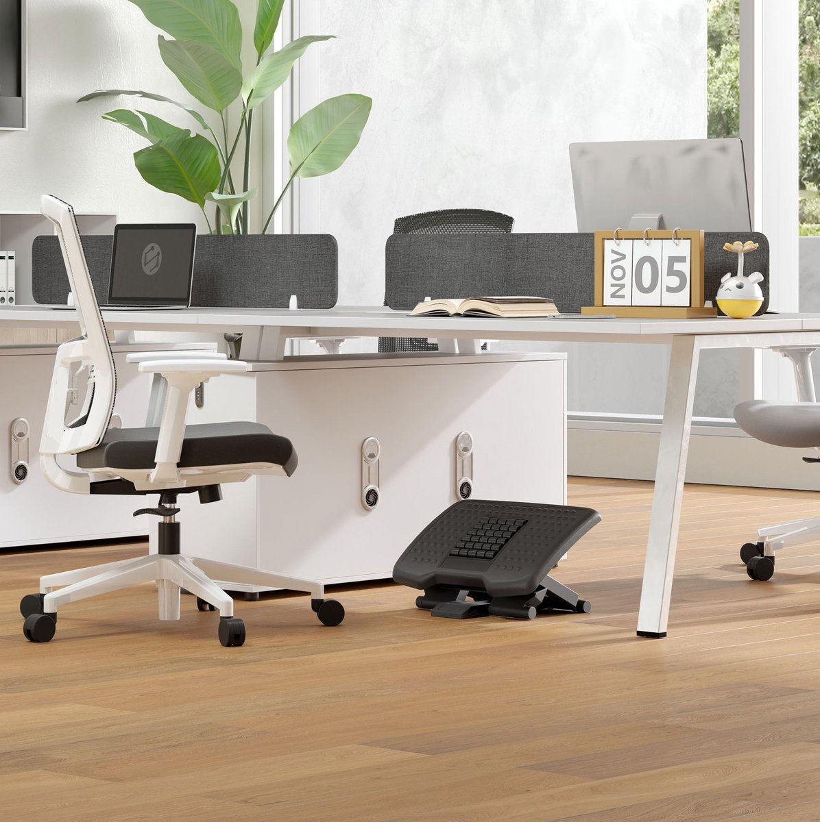 MODFU - Voetenbankje - Verstelbaar Met Massagerollen - Ergonomisch - Kantoor - Kunststof - Zwart