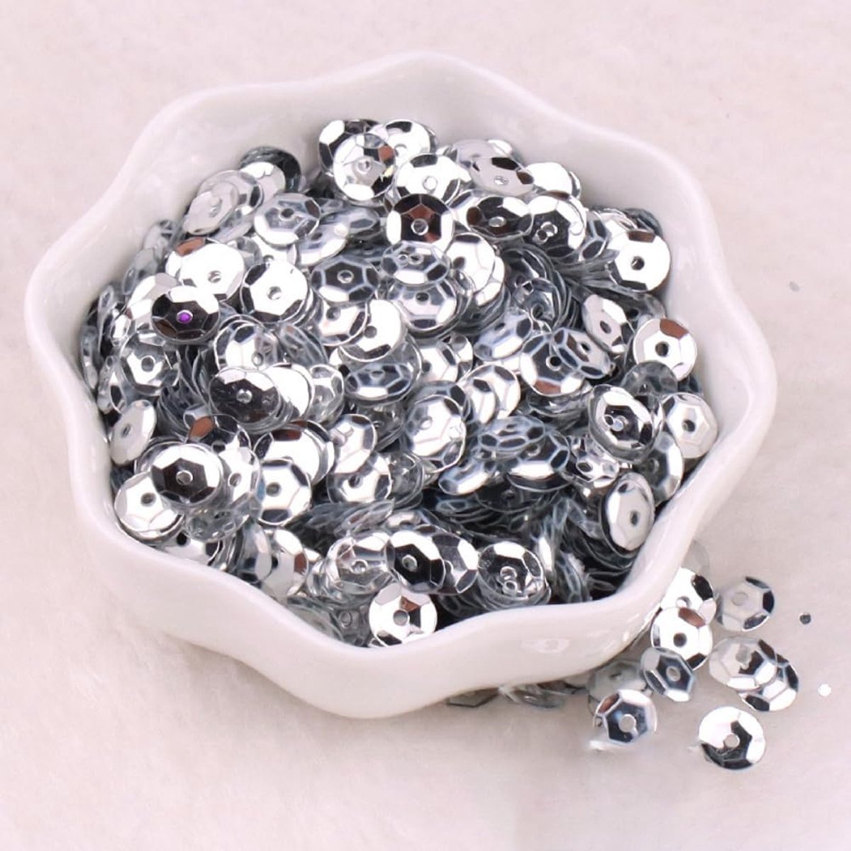 Pailletten, pailletten, 3000 stuks, diameter 6 mm, pailletten om te knutselen, losse pailletten, sequin met gaten, voor doe-het-zelf naaien, knutselen, kunsthandwerk, sieraden, kledingdecoratie,