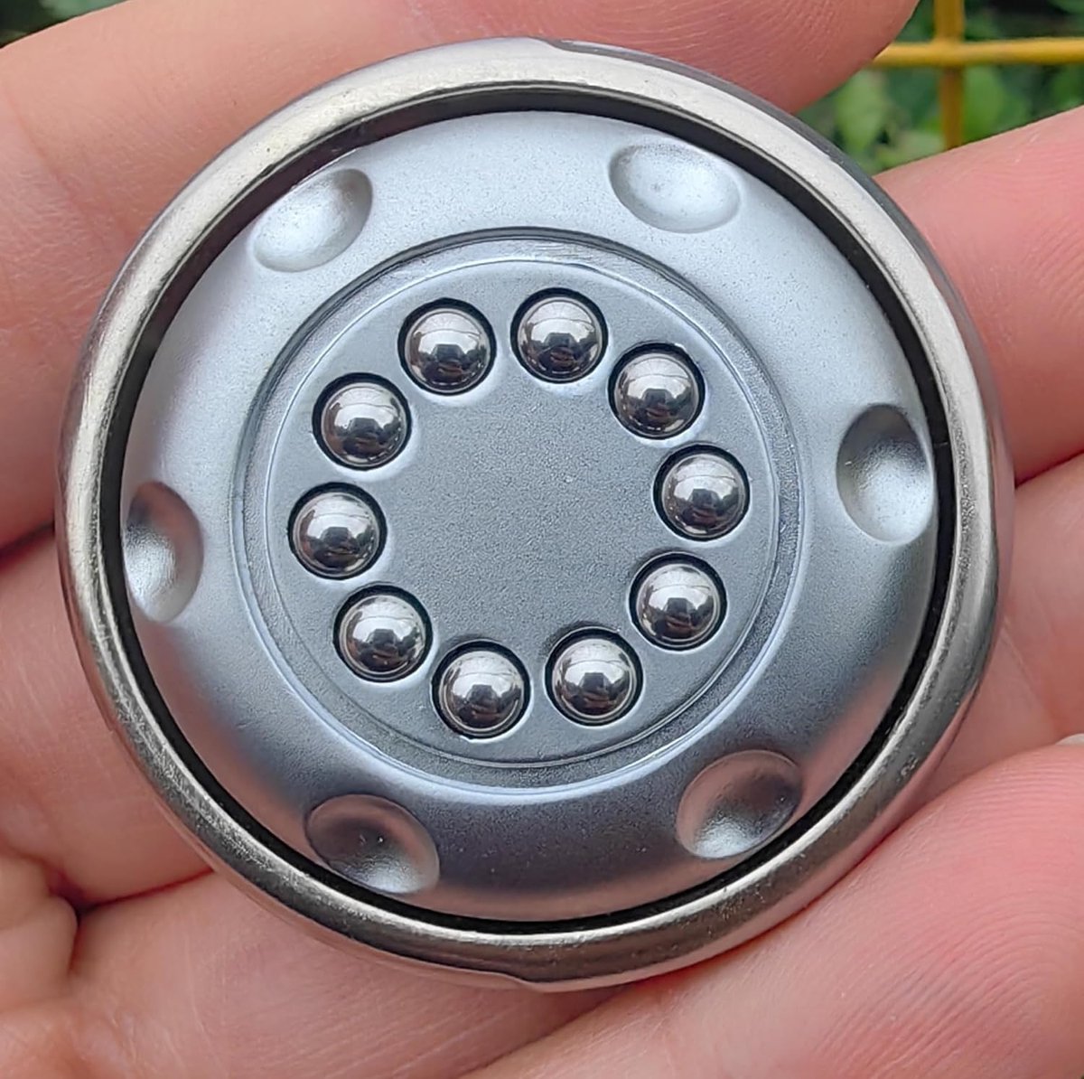 Magnetic Metal Stress Relief Spinner-spinner-speelgoed, angst verminderen, EDC-fidgetspeelgoed voor focus en stil, draagbaar kantoor en thuisgebruik (zilver)