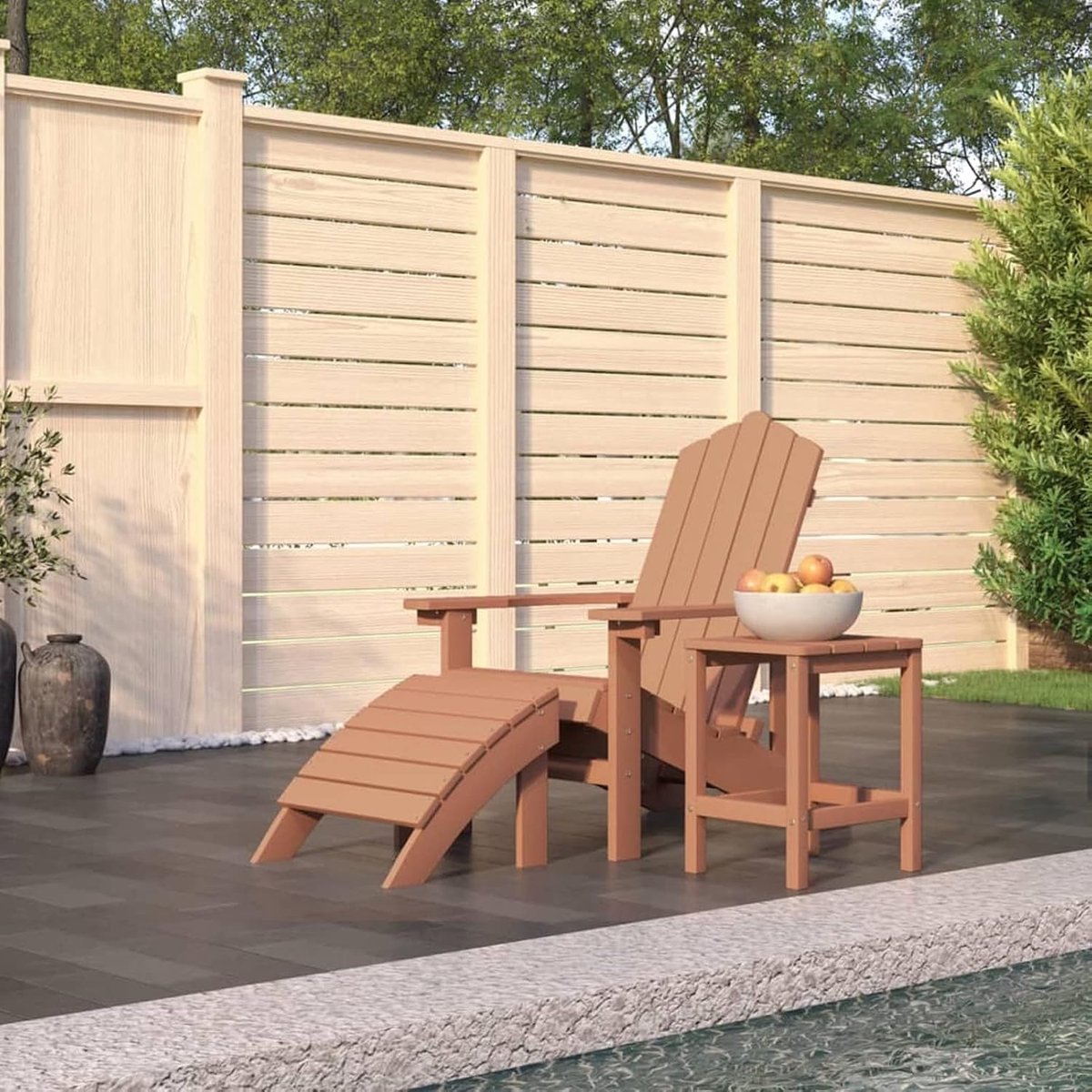 Tuinstoel, terrasligstoel, stoel in Adirondack-stijl, buitenstoel met brede armleuningen, fauteuil met schuine rugleuning met voetensteun en tafel 1# HDPE bruin, 73 x 83 x 92 cm