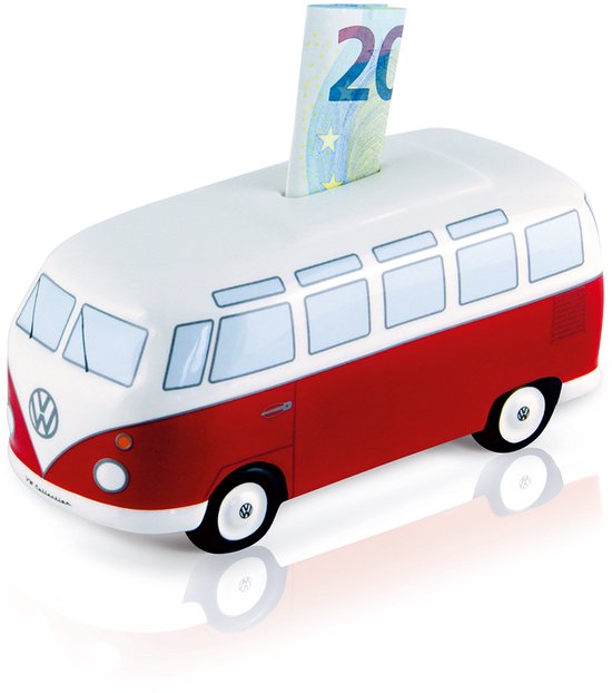 Rode en witte VW T1 Bulli spaarpot met een 20 eurobiljet erin. De spaarpot heeft een retro-look.