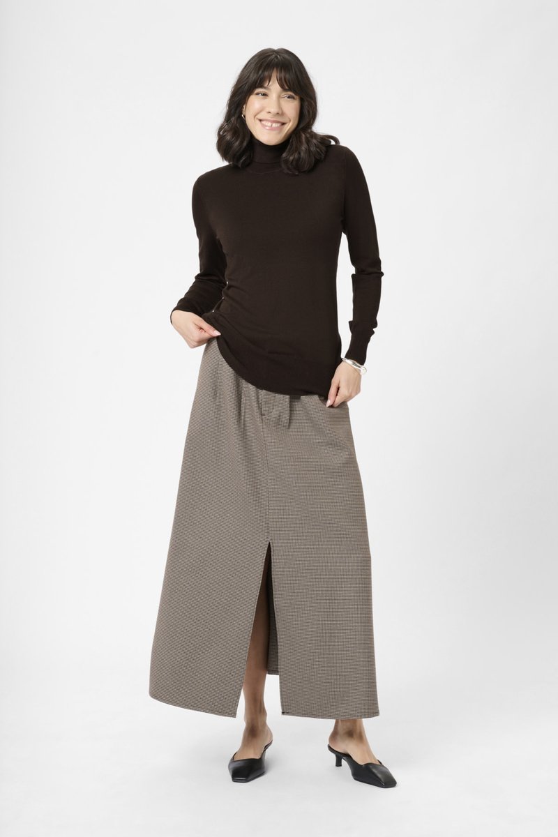 Pull ASTRID ROLL NECK KAFFE BLACK COFFEE 191111