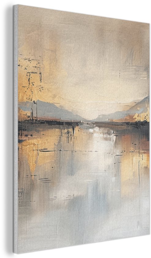Abstract schilderij met beige en gouden tinten, met reflecties van een landschap.